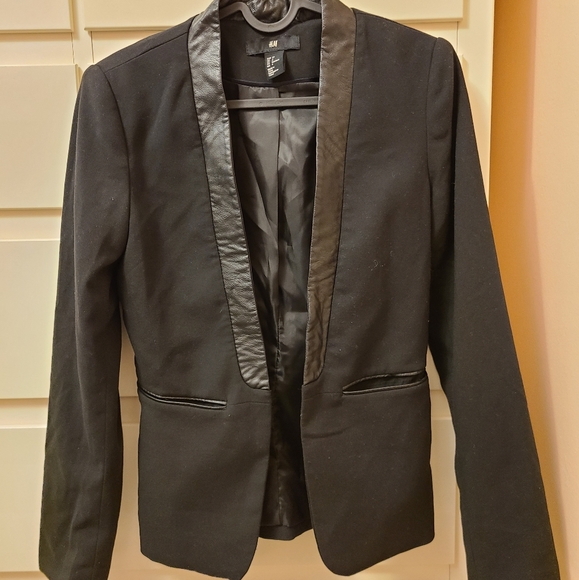 H&M Black Blazer - Picture 1 of 1